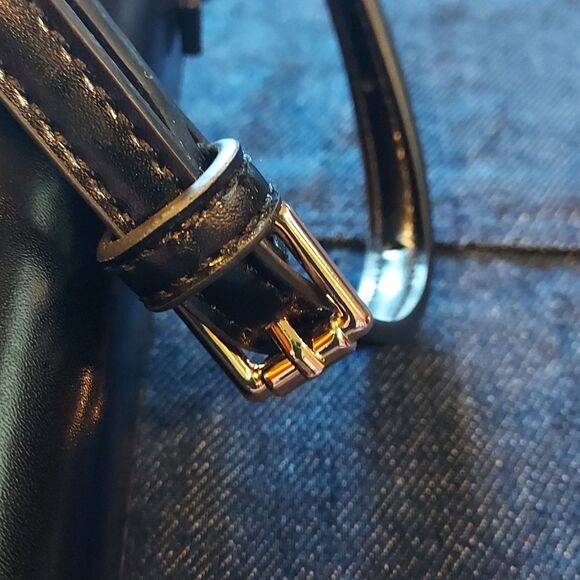 Vegan Faux Leather compact structured festival Shoulderbag - Picture 2 of 9